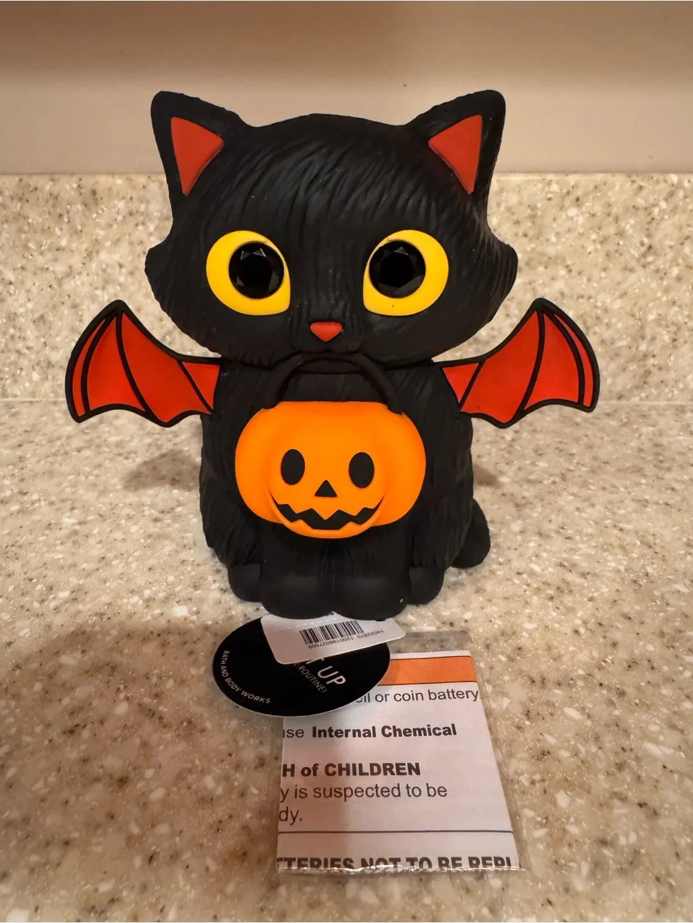 Bath & Body Works Spooky Kitty  Light-Up Halloween Soap Holder 2026 New